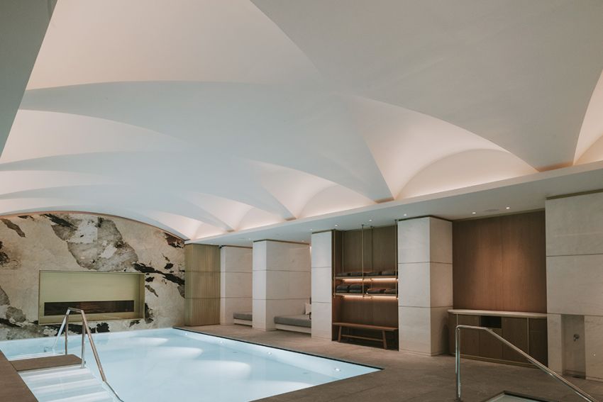 Des structures de plafond impressionnantes transforment l’emblématique Corinthia Hotel