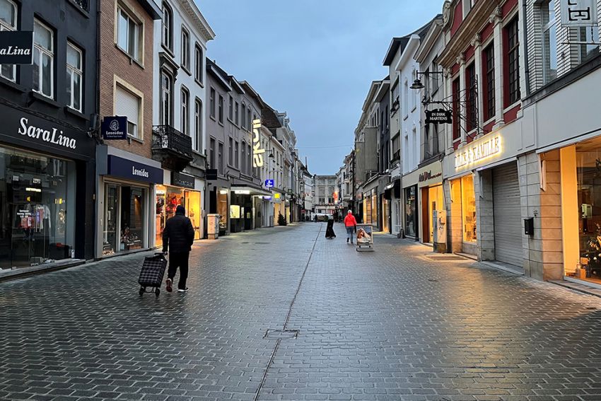 Rétention et drainage optimaux pour une rue commerçante rénovée à Alost
