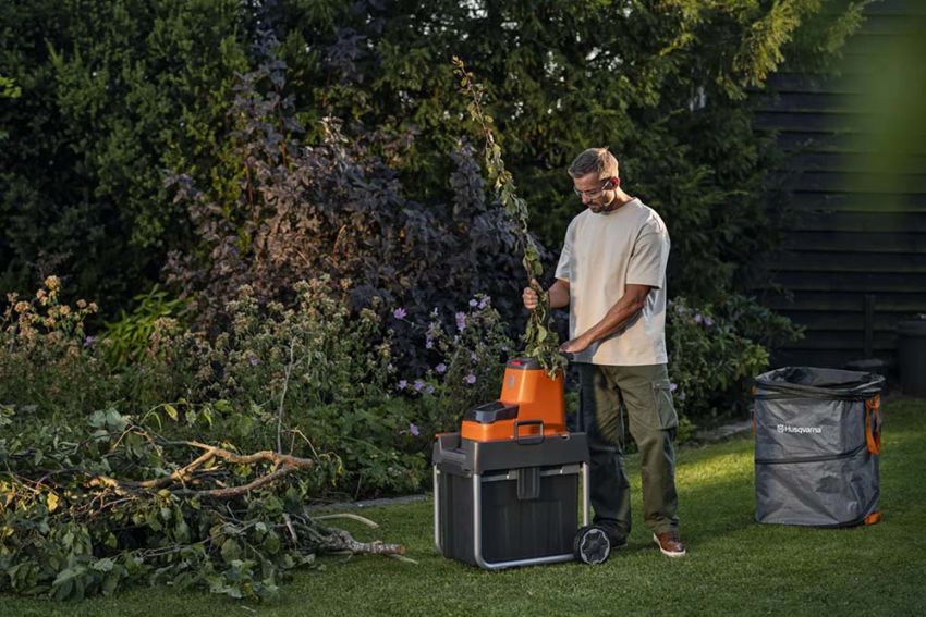 Le nouveau broyeur de jardin à batterie de Husqvarna est synonyme de liberté 